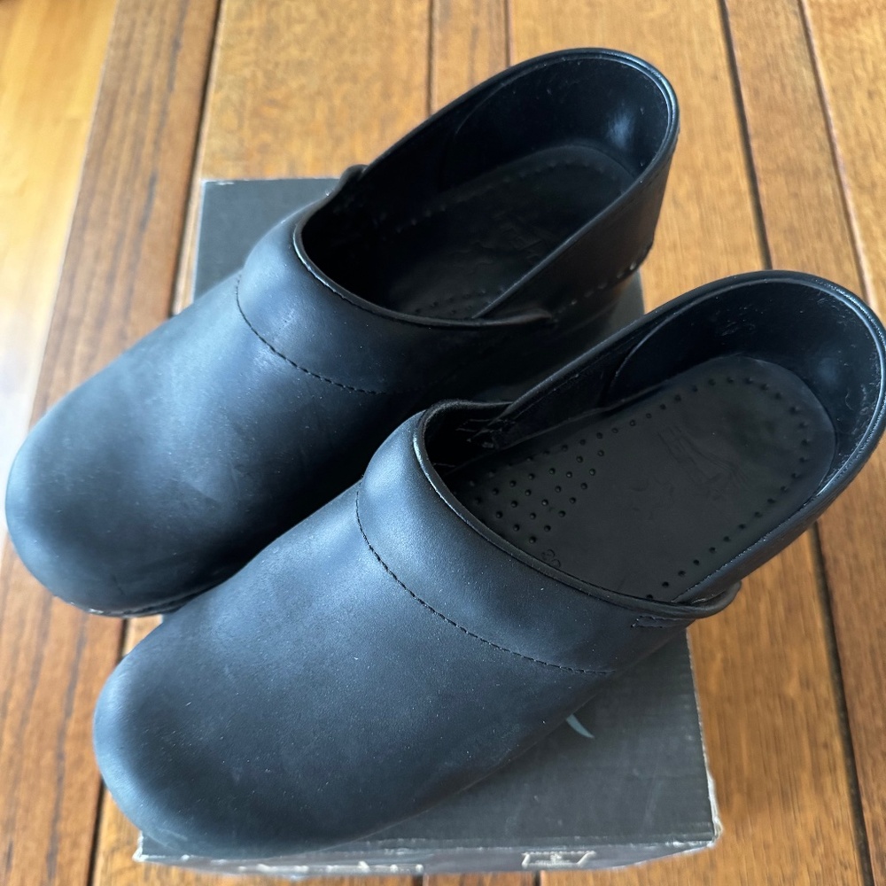 Dansko Professional Oiled Clog